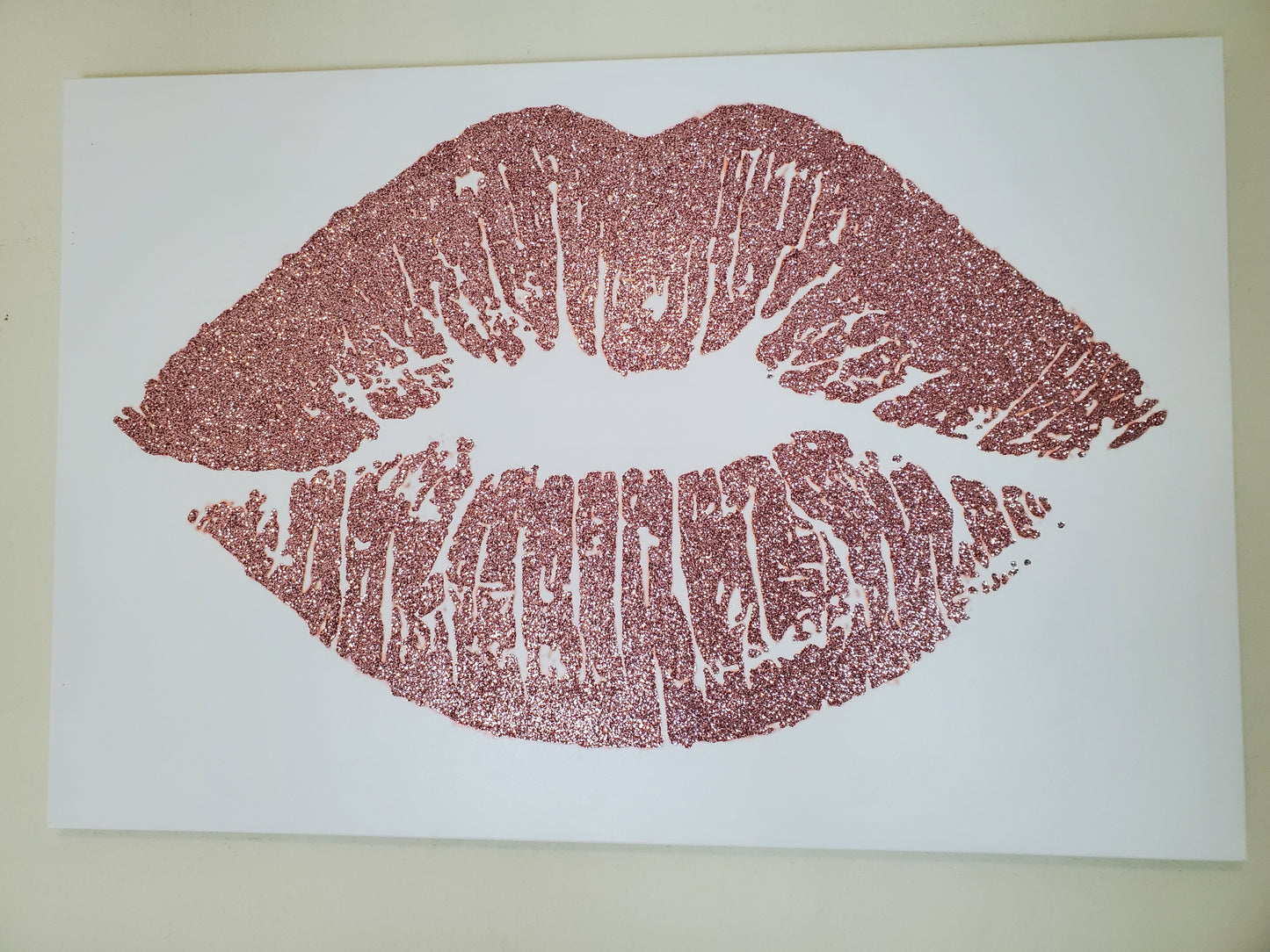 Pink glitter lips